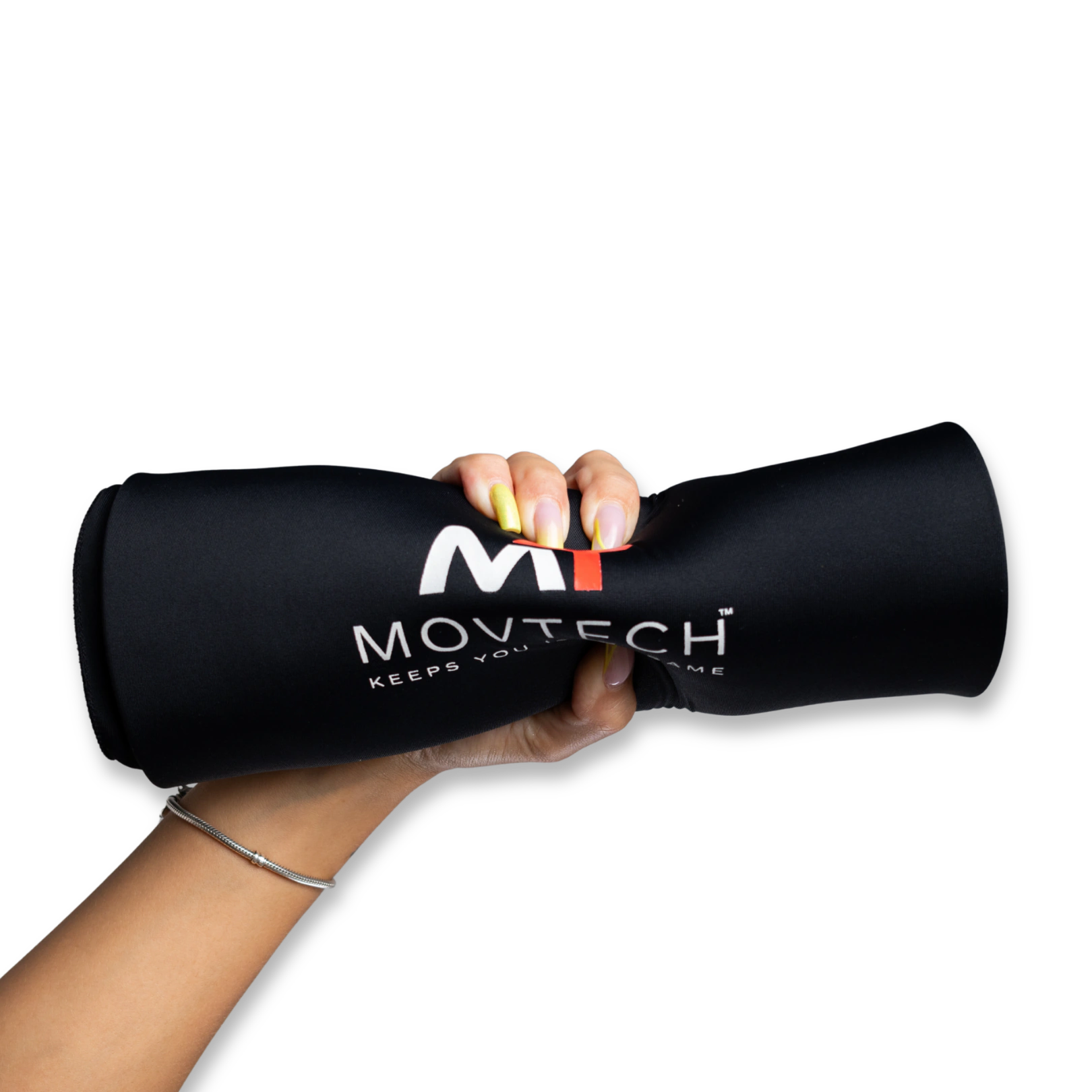 Movtech Cryoflex hideg és meleg borogatás összetekerve, két kézben tartva