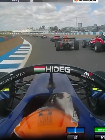 Formula-4 autóversenyző